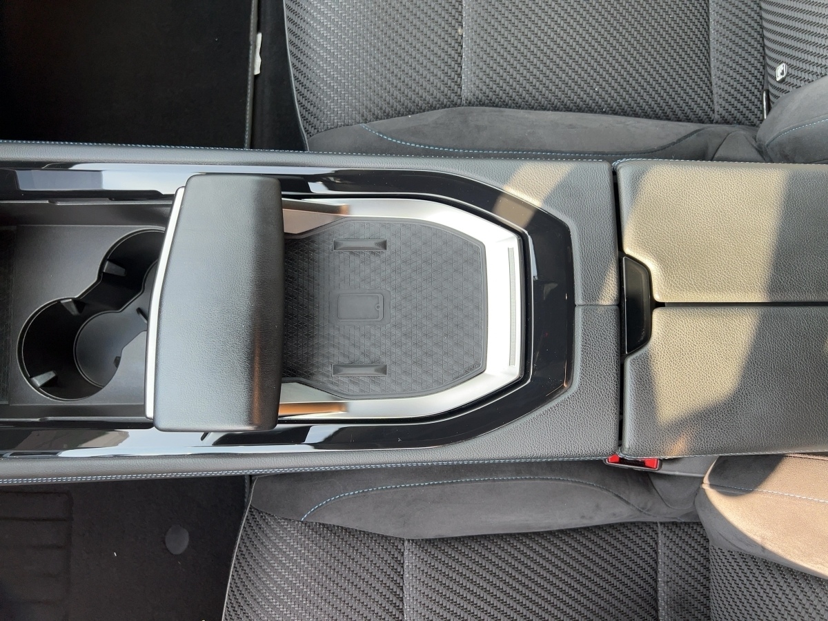 1.2 Full Hybrid 200 Esprit Alpine 15